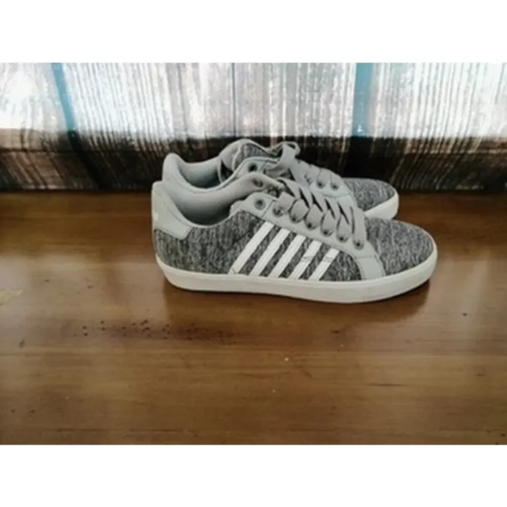 K-Swiss Court Tiebreak II Gray White Lace-Up Shoes size 3.5‎